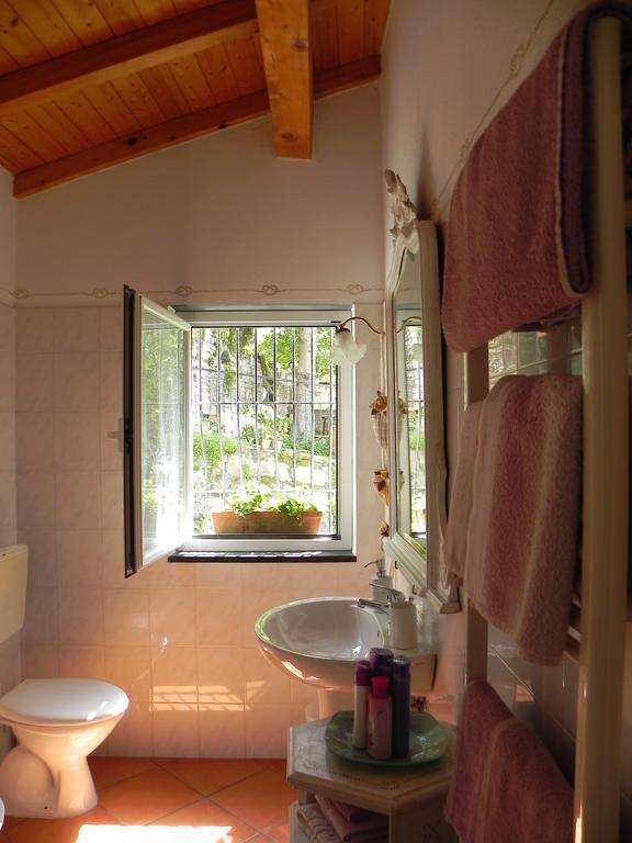 B&B I Glicini Vescina ภายนอก รูปภาพ